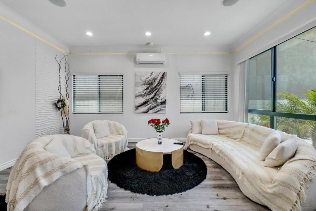 Luxury 2 Bedroom Villa Huntington Beach Exterior photo