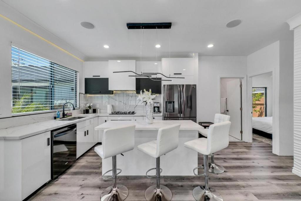 Luxury 2 Bedroom Villa Huntington Beach Exterior photo